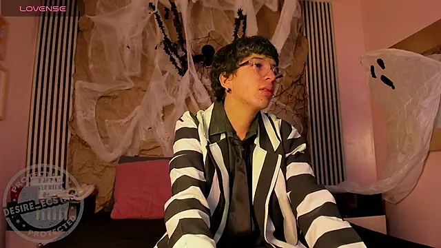 Desire Ecstasy online show from 10/31/25, 01:41