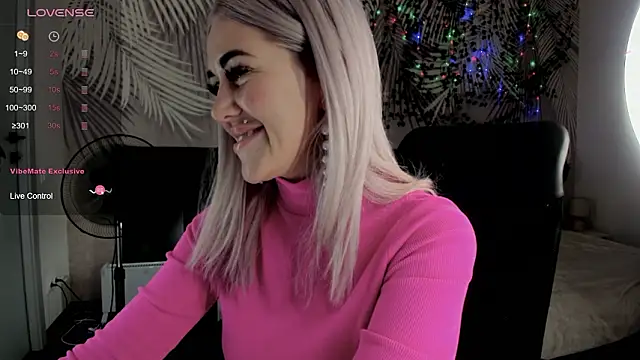 Kira Key online show from 02/25/26, 08:47