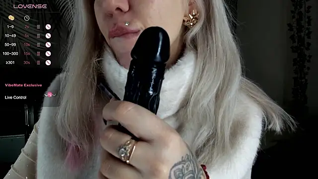 Kira Key online show from 03/10/26, 01:53