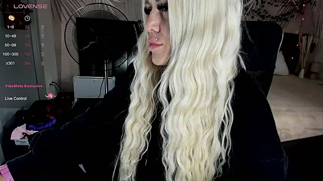 Kira Key online show from 02/16/26, 01:37