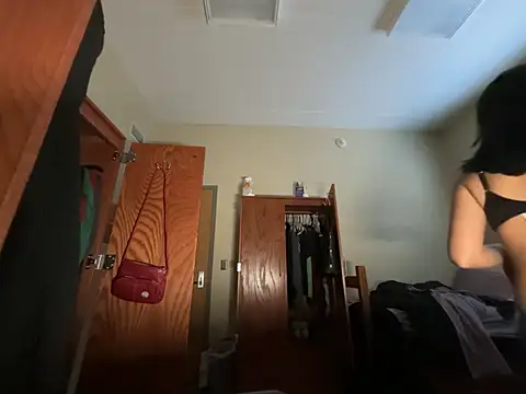 petitelatinateen online show from 01/12/26, 06:04