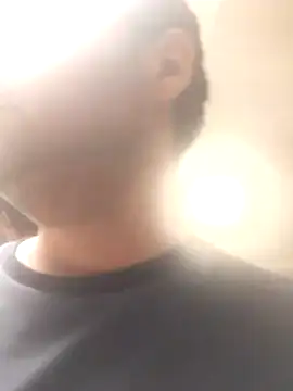 Snapshot of Gearsuit chatting on 11/18/25, 09:07 Gearsuit online show from 11/18/25, 09:07