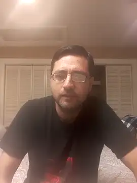 Snapshot of Gearsuit chatting on 10/23/25, 02:54 Gearsuit online show from 10/23/25, 02:54