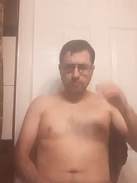 Snapshot of Gearsuit chatting on 11/04/25, 07:06 Gearsuit online show from 11/04/25, 07:06