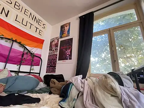 Snapshot of Styxlust chatting on 09/28/25, 12:12 Styxlust online show from 09/28/25, 12:12