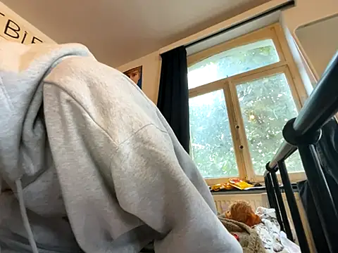 Snapshot of Styxlust chatting on 10/14/25, 03:23 Styxlust online show from 10/14/25, 03:23