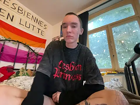 Snapshot of Styxlust chatting on 10/17/25, 03:58 Styxlust online show from 10/17/25, 03:58