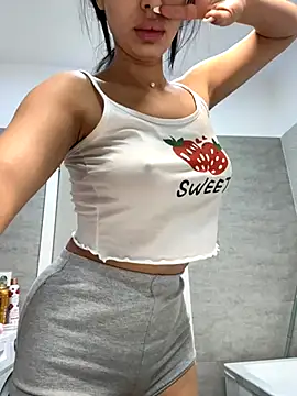 Bella Vixen  online show from 11/28/25, 09:37