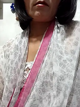 Thaohoa love online show from 10/23/25, 09:13