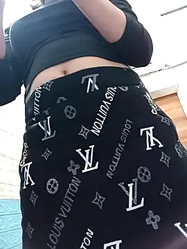 Thaohoa love online show from 11/16/25, 08:35