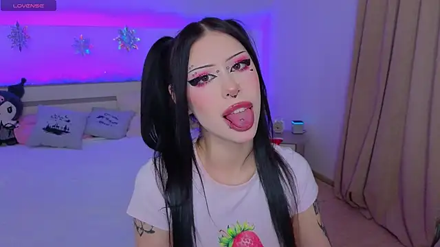 venomeowww   online show from 12/20/25, 03:42