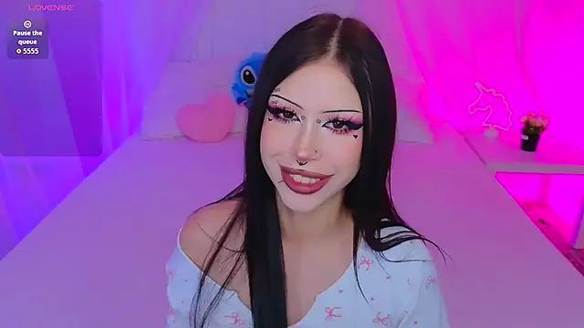 venomeowww   online show from 11/04/25, 03:21