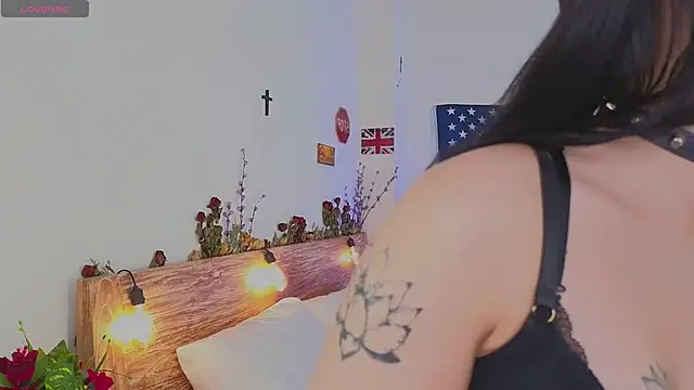 venomeowww   online show from 04/27/26, 03:59
