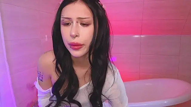 venomeowww   online show from 03/10/26, 04:38