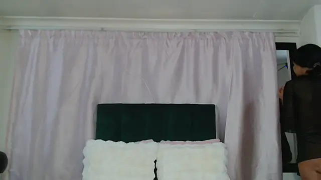 Snapshot of -cleowilliams- chatting on 09/12/25, 02:50 -cleowilliams- online show from 09/12/25, 02:50