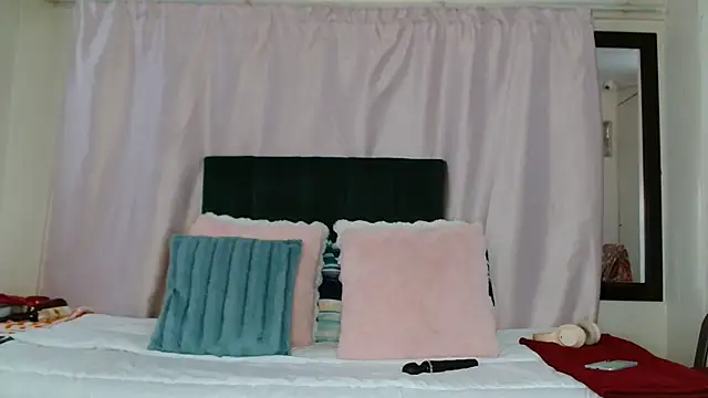 Snapshot of -cleowilliams- chatting on 10/09/25, 10:49 -cleowilliams- online show from 10/09/25, 10:49