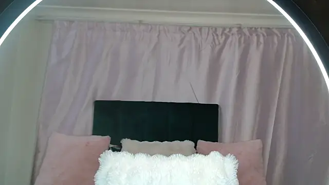 Snapshot of -cleowilliams- chatting on 09/26/25, 10:00 -cleowilliams- online show from 09/26/25, 10:00