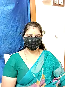 Snapshot of sushma26 chatting on 10/23/25, 05:00 sushma26 online show from 10/23/25, 05:00