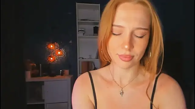 Snapshot of Eviesa_Soffija chatting on 10/26/25, 08:48 Eviesa Soffija online show from 10/26/25, 08:48