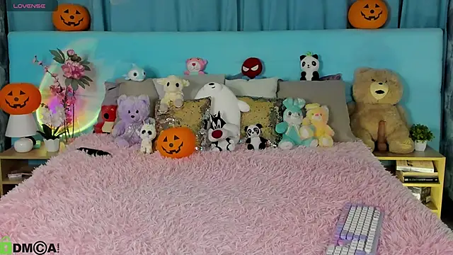 Snapshot of Aurora_Bennet chatting on 10/28/25, 12:11 Aurora Bennet online show from 10/28/25, 12:11