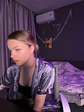 Snapshot of VelvetRush_ chatting on 10/30/25, 04:26 VelvetRush online show from 10/30/25, 04:26