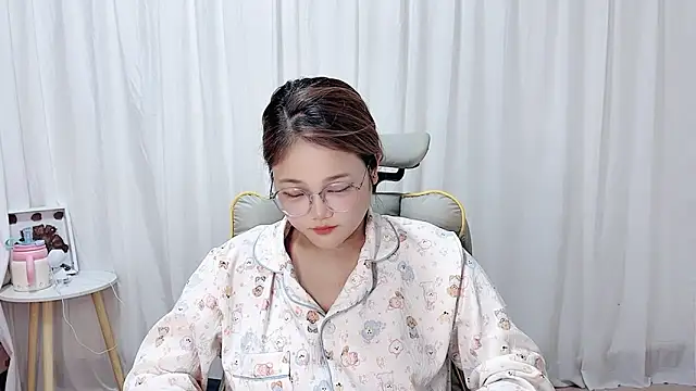 Dec-7758 online show from 10/27/25, 07:20