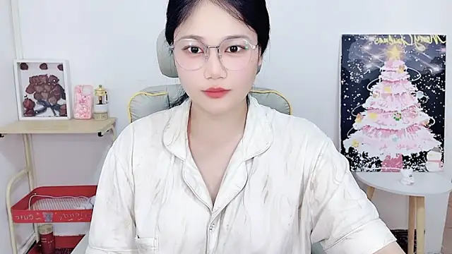 Snapshot of Dec-7758 chatting on 06/12/26, 06:11 Dec-7758 online show from 06/12/26, 06:11