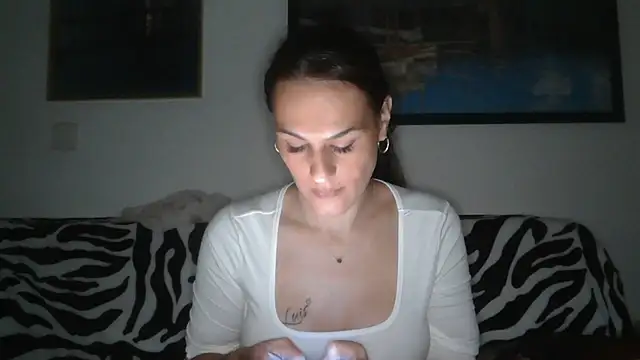 Snapshot of yumara351 chatting on 11/15/25, 11:47 yumara351 online show from 11/15/25, 11:47