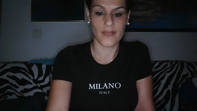 Snapshot of yumara351 chatting on 10/06/25, 09:54 yumara351 online show from 10/06/25, 09:54