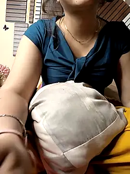 queenbuggi online show from 04/05/26, 06:14