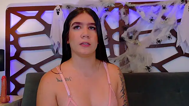 kloe bella online show from 10/25/25, 01:45