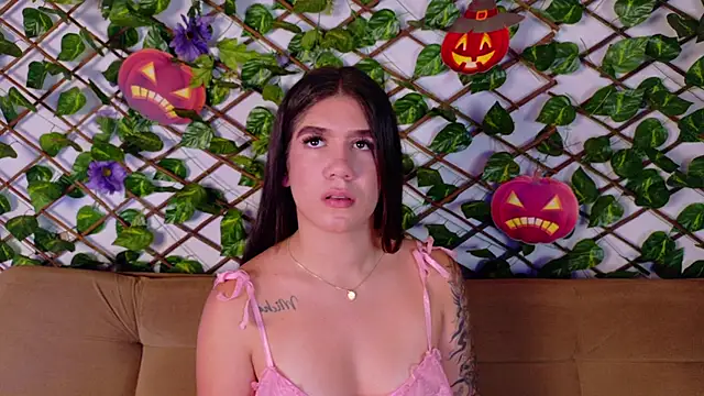 kloe bella online show from 10/17/25, 01:24