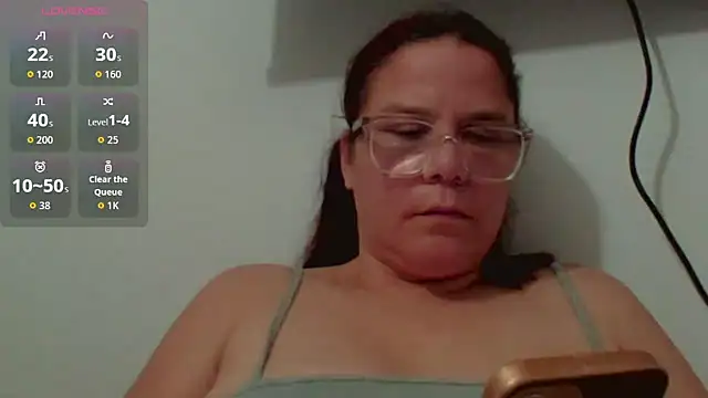 Snapshot of latinamaster chatting on 10/04/25, 12:34 latinamaster online show from 10/04/25, 12:34