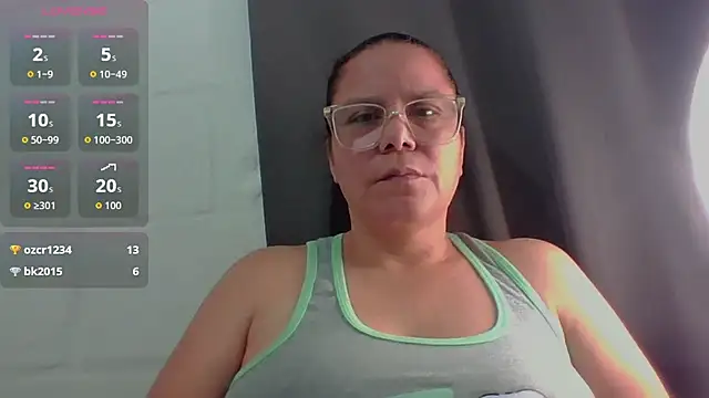 Snapshot of latinamaster chatting on 10/09/25, 01:00 latinamaster online show from 10/09/25, 01:00