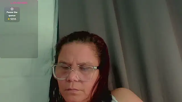 Snapshot of latinamaster chatting on 10/11/25, 01:28 latinamaster online show from 10/11/25, 01:28