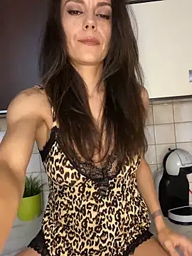 Aria Storm  online show from 10/05/25, 06:20