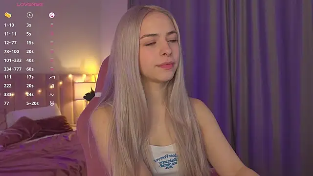 ShinyBarbie online show from 11/28/25, 06:35