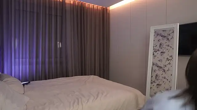 EsterCuute online show from 09/13/25, 08:31