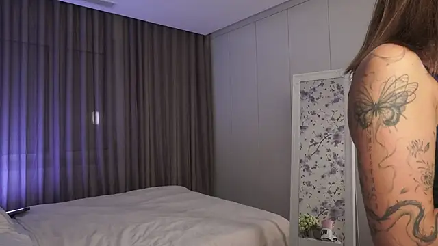 EsterCuute online show from 09/15/25, 08:31