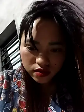 Snapshot of Lee_coope chatting on 10/21/25, 01:10 Lee coope online show from 10/21/25, 01:10