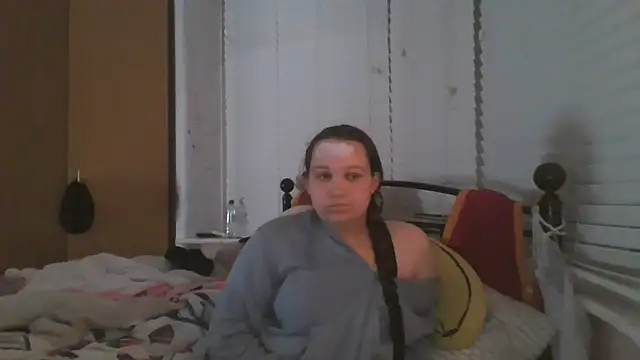 Snapshot of lu_official1 chatting on 11/12/25, 08:12 lu official1 online show from 11/12/25, 08:12