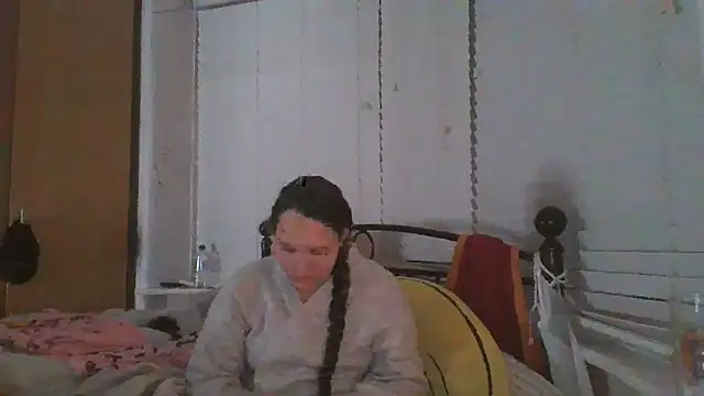 Snapshot of lu_official1 chatting on 11/13/25, 08:02 lu official1 online show from 11/13/25, 08:02