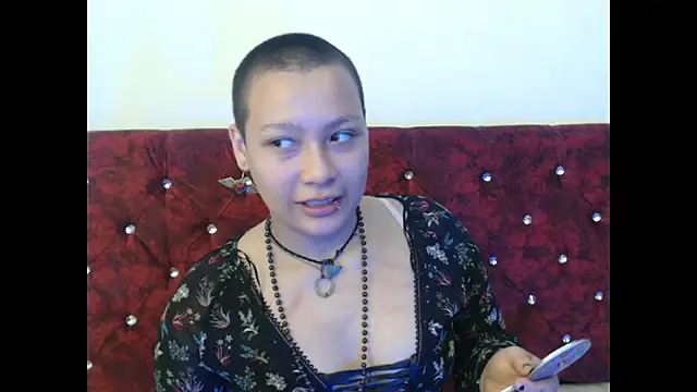 Cherry vald online show from 11/12/25, 12:20