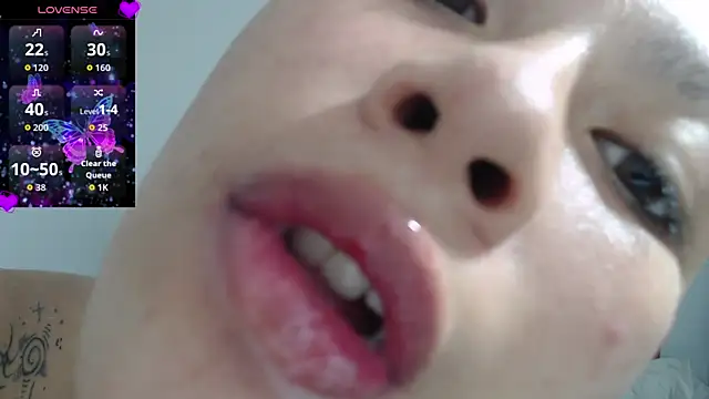 Snapshot of Cherry_vald chatting on 01/14/26, 11:25 Cherry vald online show from 01/14/26, 11:25