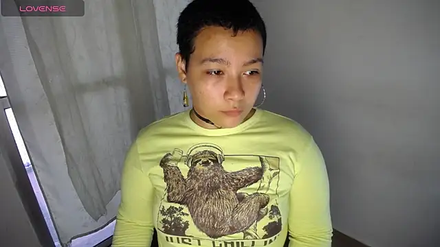 Snapshot of Cherry_vald chatting on 06/21/26, 01:50 Cherry vald online show from 06/21/26, 01:50