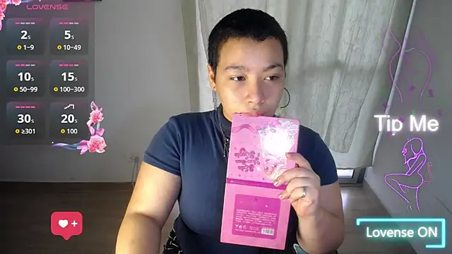 Snapshot of Cherry_vald chatting on 06/23/26, 01:09 Cherry vald online show from 06/23/26, 01:09