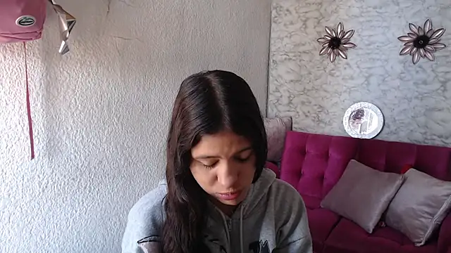 Snapshot of Evagirl69 chatting on 06/12/26, 12:25 Evagirl69 online show from 06/12/26, 12:25