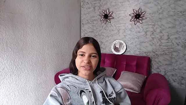 Evagirl69 online show from 04/24/26, 12:18