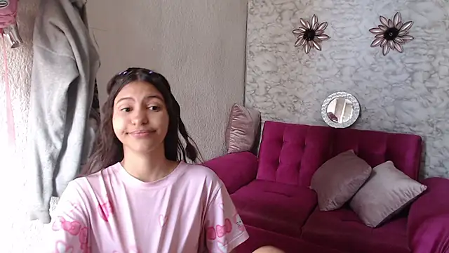 Evagirl69 online show from 06/02/26, 12:27
