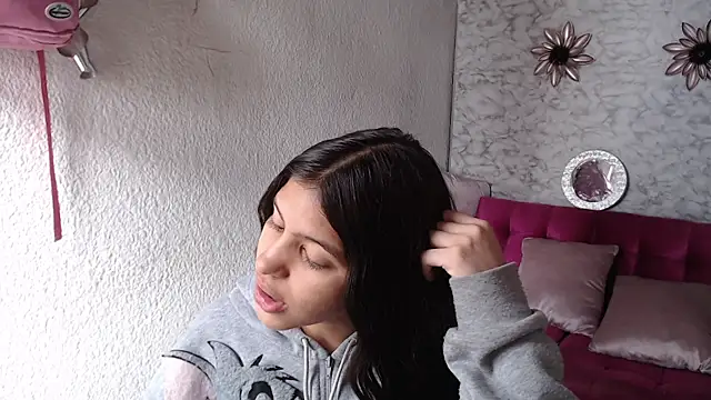 Evagirl69 online show from 05/19/26, 12:23